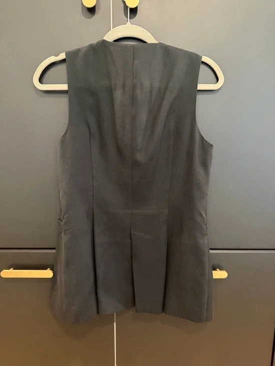 Reformation Black Tailored Sleeveless Blazer Vest - Picture 2 of 4